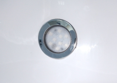 Timo IVA 160x100 R (в комплекте слив, фронтальная панель, каркас, боковой гидромассаж, гидромассаж спины, хромотерапия)